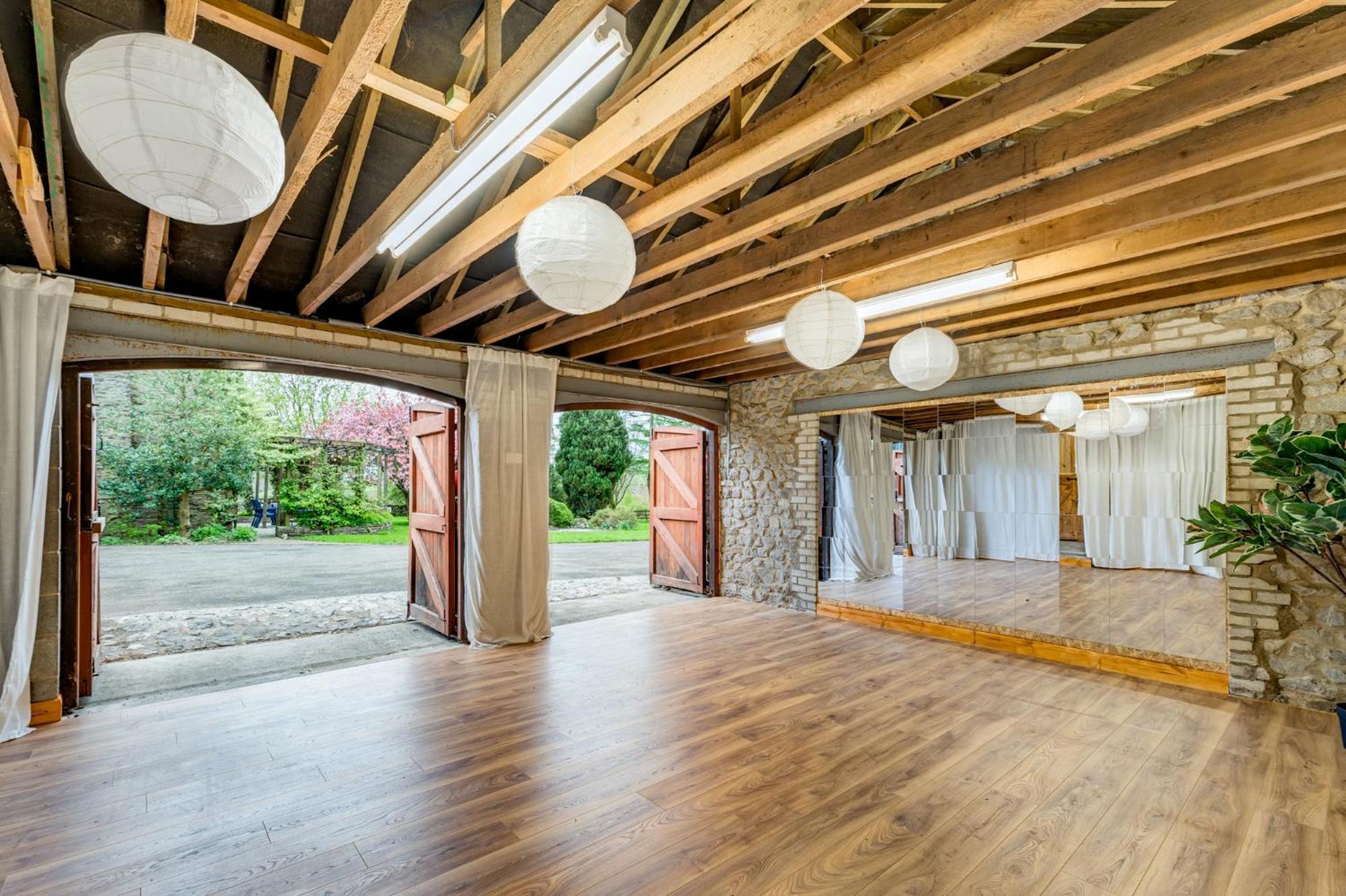 Central Malham Wellbeing Escape With Hot Tub Sleeps 8 Εξωτερικό φωτογραφία