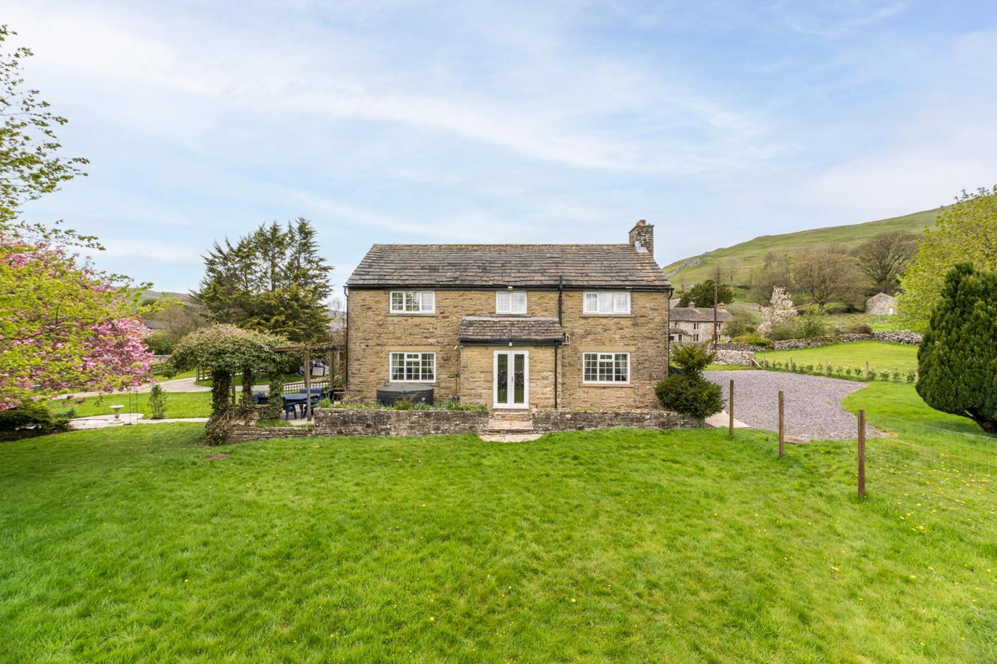 Central Malham Wellbeing Escape With Hot Tub Sleeps 8 Εξωτερικό φωτογραφία