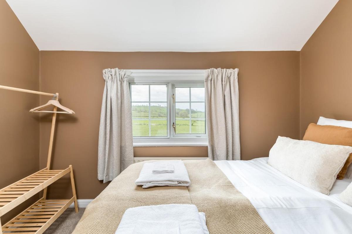 Central Malham Wellbeing Escape With Hot Tub Sleeps 8 Εξωτερικό φωτογραφία