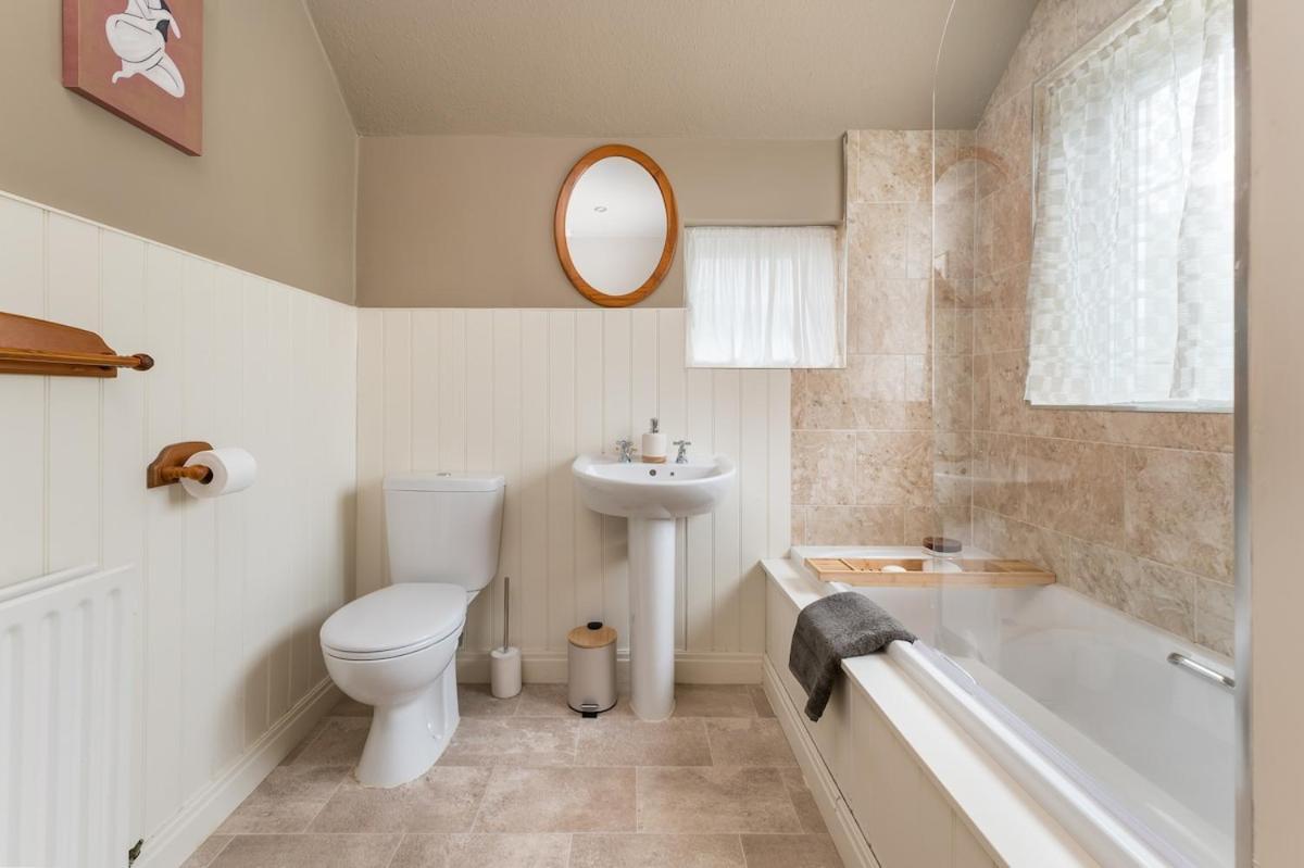 Central Malham Wellbeing Escape With Hot Tub Sleeps 8 Εξωτερικό φωτογραφία